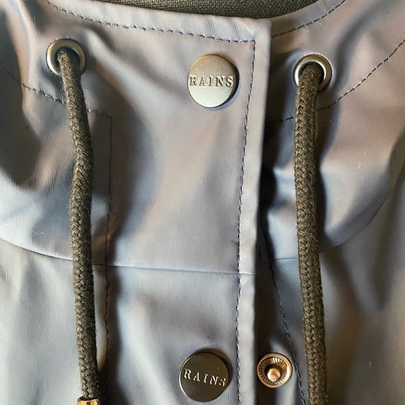 Rains Curve W Jacket - Picture 4 of 5